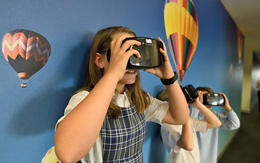Students Vr Hallway